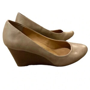 MTI Design Women's Tan Faux Leather Rounded Toe Wedge Heels Size 10 GUC